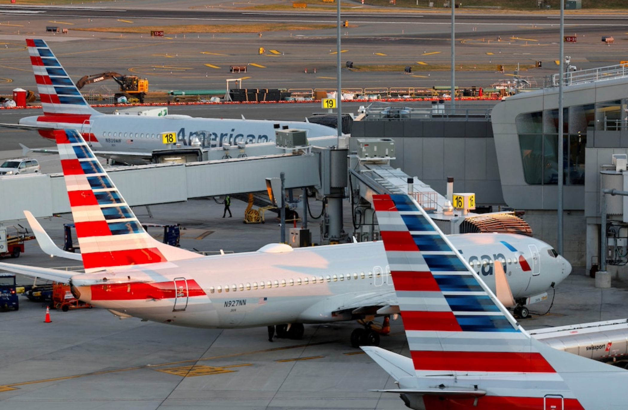 Todos los vuelos de American Airlines fueron suspendidos en EU